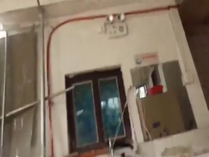 城中村吃快餐 你毛好少 操有几分姿色的牛仔裤小少妇 扒了裤子就开车