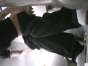 学院女厕偷拍黑衣黑裤红发美女 杂毛肥鲍鱼非常的鲜美