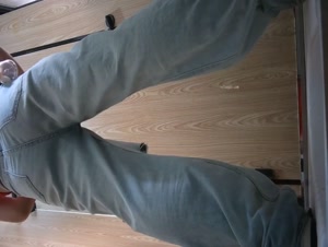 四月新流出高校女厕 极品高清全景后拍红衣眼镜学妹逼逼粉嫩粉嫩的