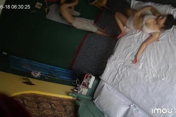 乐橙精品高清 偷拍尤物级大奶美女和男友宿醉迷糊开房被操