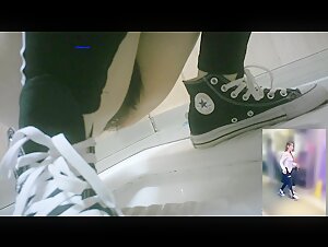 私房最新流出厕拍新品 海带大神高颜值厕拍B系列牛仔裤短裙帆布鞋大号