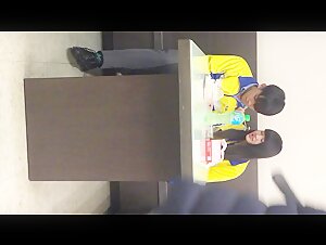 餐厅厕拍鬼火少年牵着他女朋友来吃饭 并让我鉴赏他女友迷人的私处