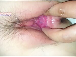 老婆出差了偷偷灌醉她的闺蜜干她的小嫩B