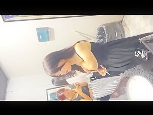 KTV女厕偷拍吊带长裙纹身妹 肥鲍鱼一点毛