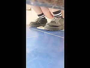 厕拍学校漂亮的苗族女孩,私处还是原装正品未拆封状态