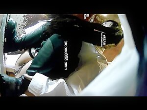 夜总会女厕偷拍长靴米黄长外套美女 稀毛肥鲍鱼细窄的逼缝