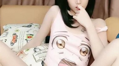 嫩的出水的18岁超级可爱的娃娃脸小美女