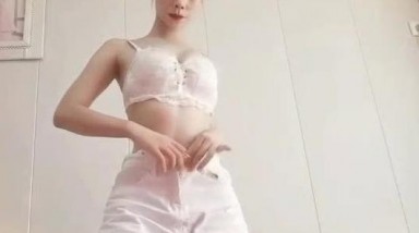 2021最新裸贷借贷宝之刚结婚的神仙颜值的小美女1