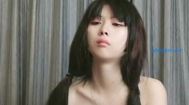 刚刚下海没几天处女刚开鲍的18岁美腿美少女