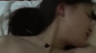 酒吧带回家的蹦迪精神小妹，喝了酒叫声酥酥的，‘呃~の啊，不许拍’，操爽了把她手拿开，露脸！