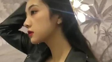 模特演出后台 偷拍到的一个逆天颜值漂亮妹子太让人惊艳了