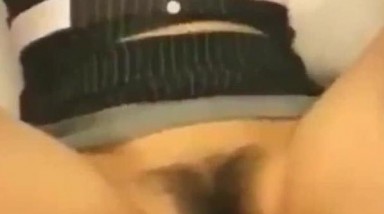 少妇偷情 我怎么这么骚啊 你喜欢吗… 穿了店员工作服就来了 逼毛浓密 叫声淫荡