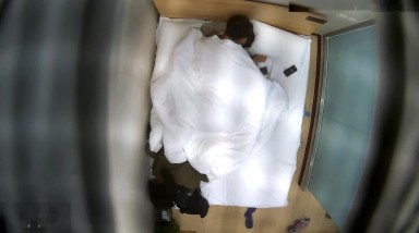 职校年轻小情侣假期一起游玩小旅店开房啪啪啪小妹子颜值一般但是一对又圆又大的乳房真不错阴毛也性感