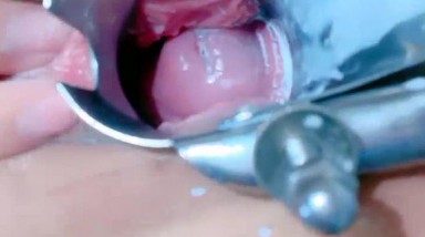 12 2极品白虎嫩穴美少女扩阴器制作鲜鲍沙拉 窥探子宫阴内构造超清晰 骚穴下鸡蛋 后庭生蕃茄 为所欲为玩爆二穴！