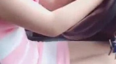 风骚大奶少妇学开车被教练潜规则车震 老公打电话来查岗 被插得娇吟不断还说我一会儿就回去了