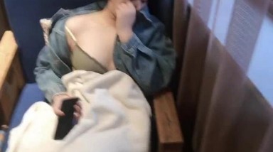 校园初识一小女，干净无瑕，好纯洁的容貌，撩到手带出来开房，略显羞涩给开苞了！