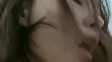 漂亮美乳美女 逼毛浓密乌黑 大白奶子 操的香汗淋漓配合这骚表情超级诱惑