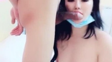 【第一女探花 震撼回归】12.22 凌晨真实撩路人宾馆开房做爱 屌丝人瘦屌大 没操满足还要自己玩喷水 高清源码无水印