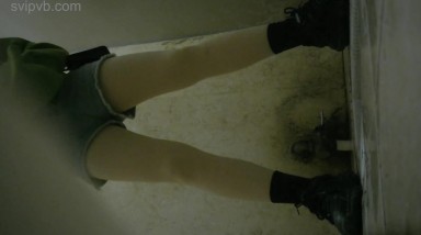 全景2022 小县城女厕偷拍绿衣妹子粉嫩的小鲍鱼