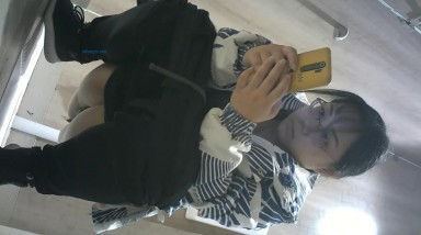 高质量高画质女厕偷拍多名妹子 ，百里挑一，各种类型御姐美妞嫩妹，近距离视角拍摄，脱裤子喷射，小逼清晰可见