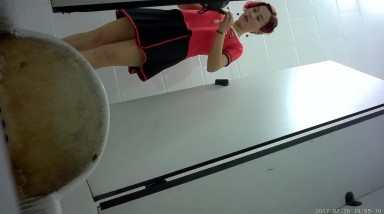 公园女厕偷拍跳广场舞的熟女小嫩逼保养的还不错