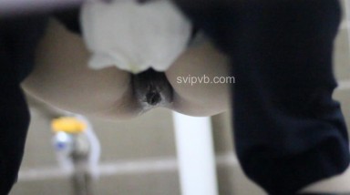 商场女厕偷拍 漂亮的珠宝专柜店员 有点发黑的鲍鱼