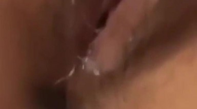 夫妻自拍 老婆怀孕了 捂着微微拱起的肚子 我都不敢用力操 这大奶子Q弹Q弹好柔软