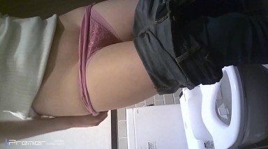 美女如云咖啡店女士公共坐厕偸拍好多职场气质美女小姐姐方便人美擦逼的动作都那么迷人白虎逼稀毛逼很顶