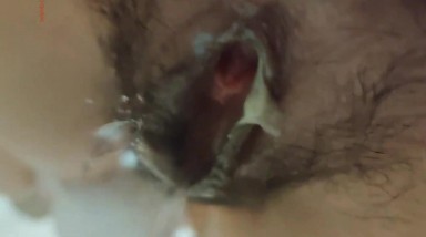 胆大包天坑神商场医院直闯女厕现场实拍超多小姐姐大小便最屌的是局部特写镜头都要碰到B1 (80)