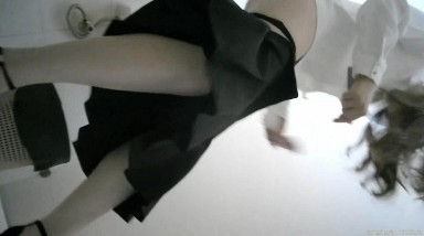 外购《前后景》 漂亮美女拿测孕棒测孕 看来被内射了 看表情很复杂 看来被种上了 高清1080P版