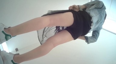 国内厕拍大神潜入东莞某电子厂办工楼隔板女厕偷拍几个高颜值美女尿尿1080P高清无水印收藏版