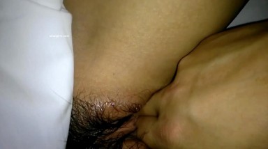 和美女同事外地出差 偷偷下药迷翻干她的小嫩B 完美露脸