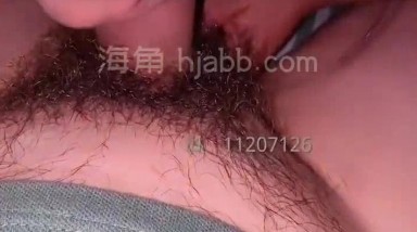 海角社区大神ID乱伦爱好者卖了几万钻的热帖 我和妈妈早上五点多趁爸爸睡着和妈妈悄悄草刺激胆小勿入