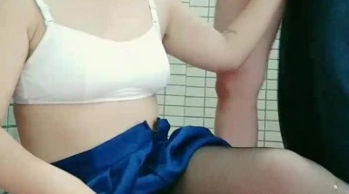 采精欲女 淫荡姐妹街上勾搭环卫工老人给200块带回家操 屡步蹒跚暮年惨遭采精 金枪不倒老汉推车卖力后入撞击