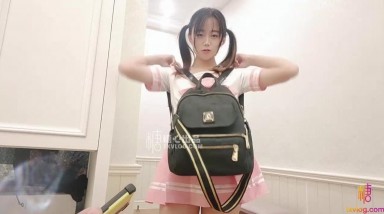 淫娃少女 极品美貌萝莉表妹的情色勾引▌婷萝莉 ▌兄妹篇之想把第一次给哥哥 极致感受肉棒从嫩穴撞到心头 口爆吞精