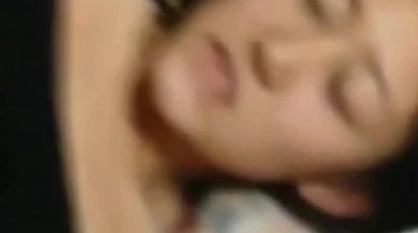 趁老婆不在家偷偷操了还有点青涩的小姨子