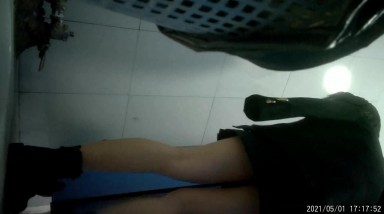 【最新5月全景】极品4K厕拍最新流出 众丰臀小穴美女云集一堂 惊现白虎名穴 全景正面近距离厕拍 脸B同赏 超清4K原版