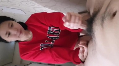 清纯小女友在家吃鸡吞精 吃的好认真 没想到脱了衣服还是胸器 大奶子很漂亮