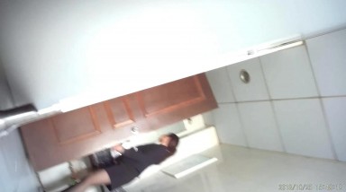 2022六月最新流出 （新品首发）精品全景厕拍【电子厂系列 收尾作品】16新场景