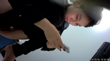 科技园女厕蹲守米黄高情趣内气质丽人 肥长的微毛穴缝直接看射了