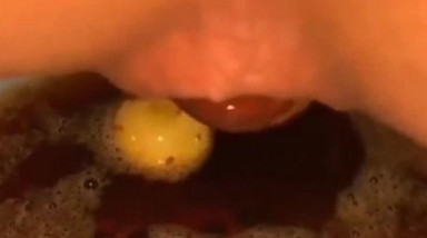 菊花调教 有点重口 不喜欢的请忽略 喜欢的慢慢看 有可乐 有大枣 当然还有点… 看看到底嘣了几个出来 哈哈