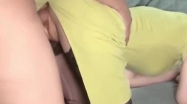 操黑丝大奶美女 掀起衣服被爸爸无套输出 最后还被内射了 射了好多 如果不吃优思明 估计早就成几个孩子妈妈了