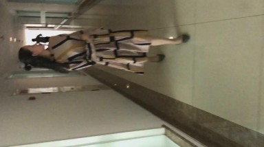 写字楼女厕偷拍 连衣裙大姐 没想到竟然是白虎