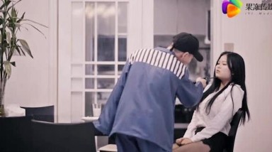 果冻传媒 越狱 悄悄潜入我家的逃犯改变了我的一生