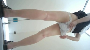 科技园女厕蹲守穿着黑纱裙透明内裤的眼镜妹