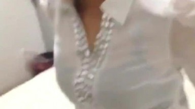 韵味黑丝少妇在家偷情 今天射哪里 脸上 骚逼 嗯嗯 老公快干我 操我骚逼 要射了 不行 逼有点黑 骚话不停