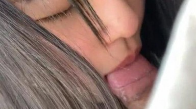 短小精悍校园小情侣楼梯间啪啪口爆颜射自拍