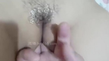 海角社区乱伦大神《恋母少年》新作 想疯了的口交梦想成真 五浅一深操无毛嫩穴 高清720P原版