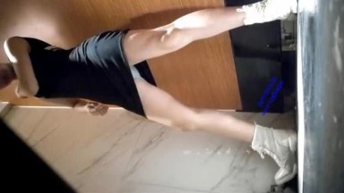 牛B大神女厕侧拍超近距离偷拍公司新来的美女实习生粉嫩的美鲍