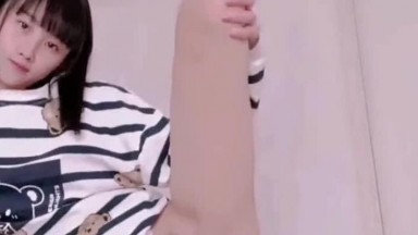 高颜值纯纯玉玉邻居妹妹 身材真好 站立一字马 小娇乳 小粉穴 逼毛超性感